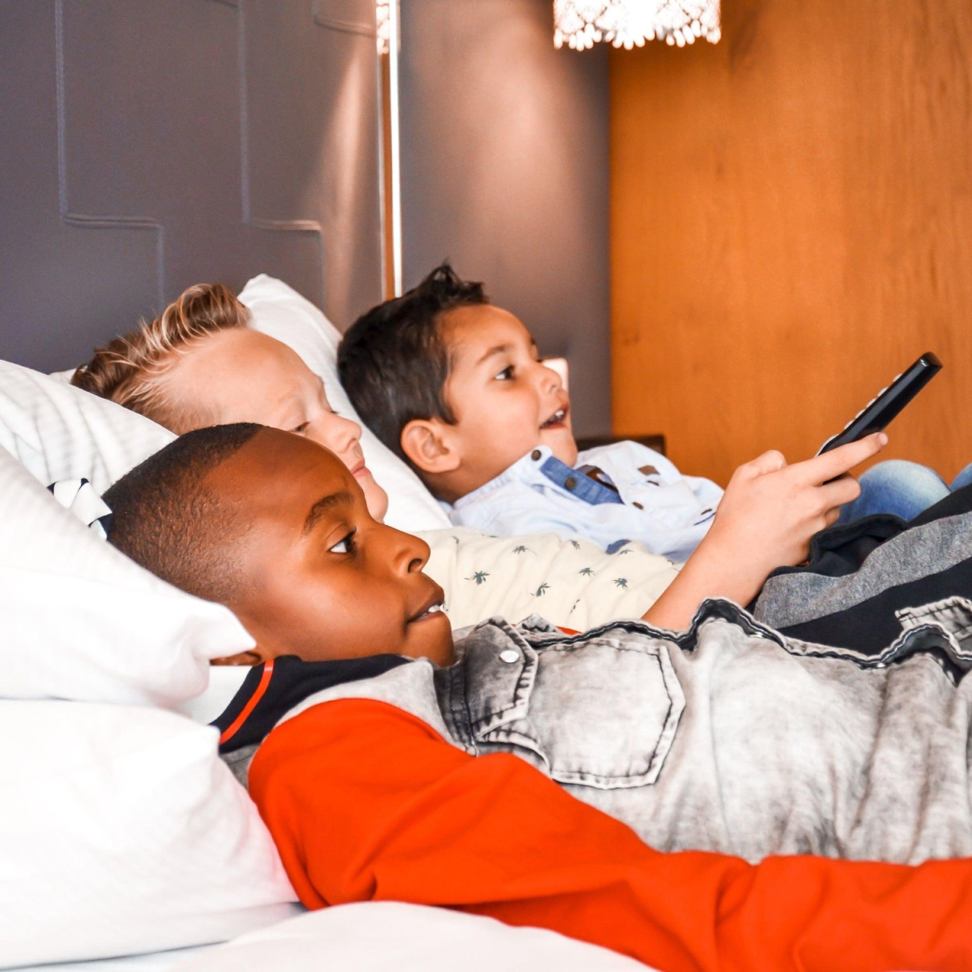 Hilton Rotterdam Hotel Exterior photo Children watching television