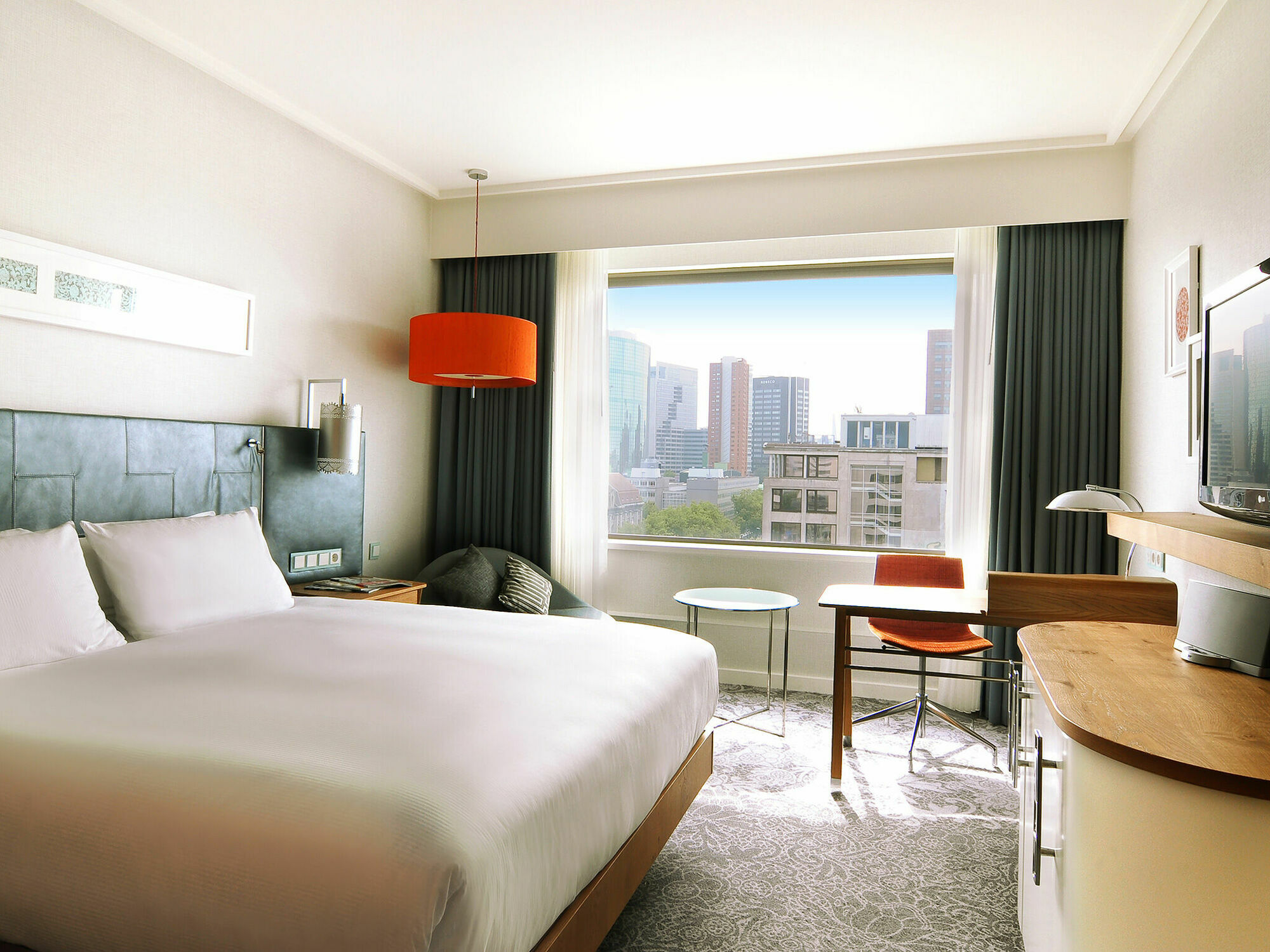 Hilton Rotterdam Hotel Exterior photo A typical room at the hotel